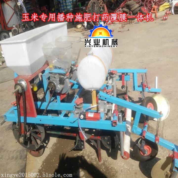 土豆花生覆膜機   播種噴藥地膜機批發(fā)  高效率蓋地膜機