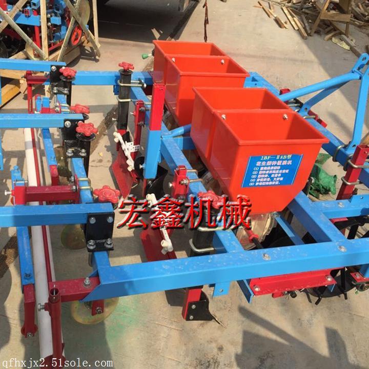 花生播種覆膜機(jī)價(jià)格 手扶帶動(dòng)花生播種機(jī) 花生施肥覆膜機(jī)